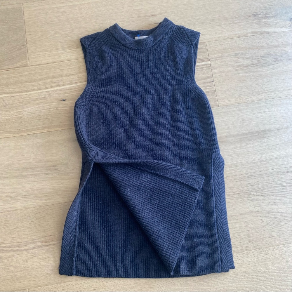 Aritzia Wilfred Sweater Vest- small